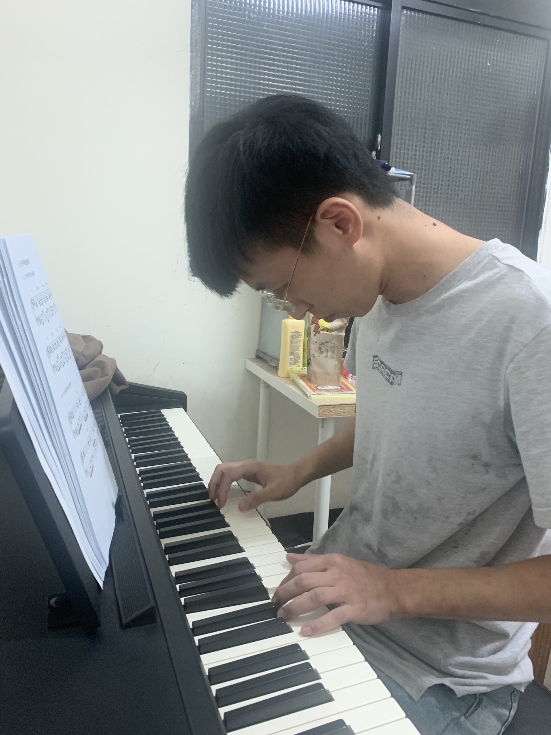 小組進到弟兄家彼此服事