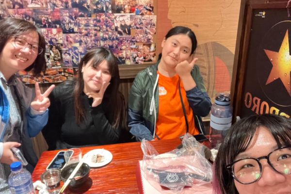 小組歡聚慶生 拉近彼此心的距離